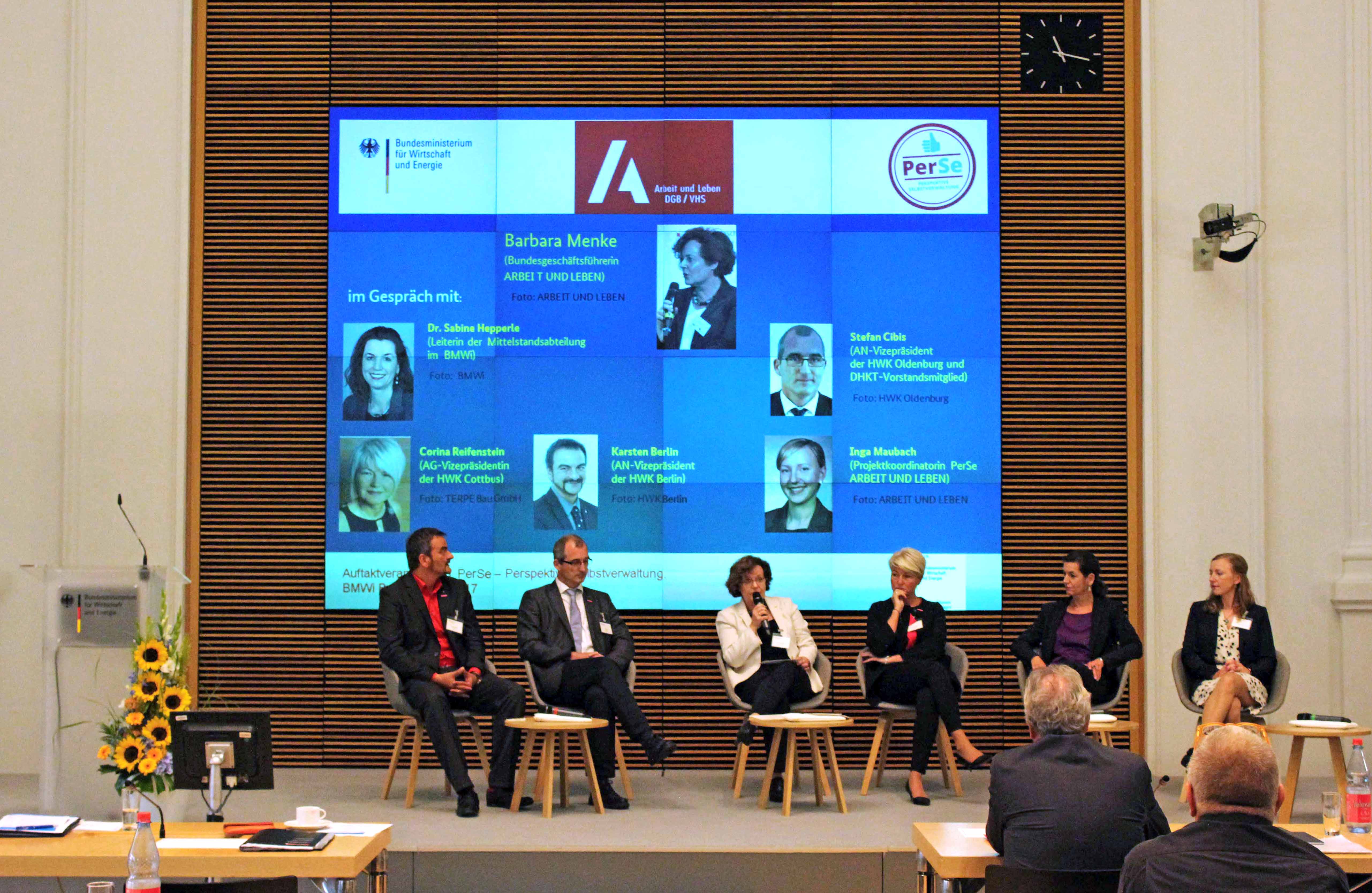 Karsten Berlin (HWK Berlin), Stefan Cibis (HWK Oldenburg), Barbara Menke (Bundesarbeitskreis Arbeit und Leben), Corinna Reifenstein (HWK Cottbus), Dr. Sabine Hepperle (BMWi), Inga Maubach (Bundesarbeitskreis Arbeit und Leben)